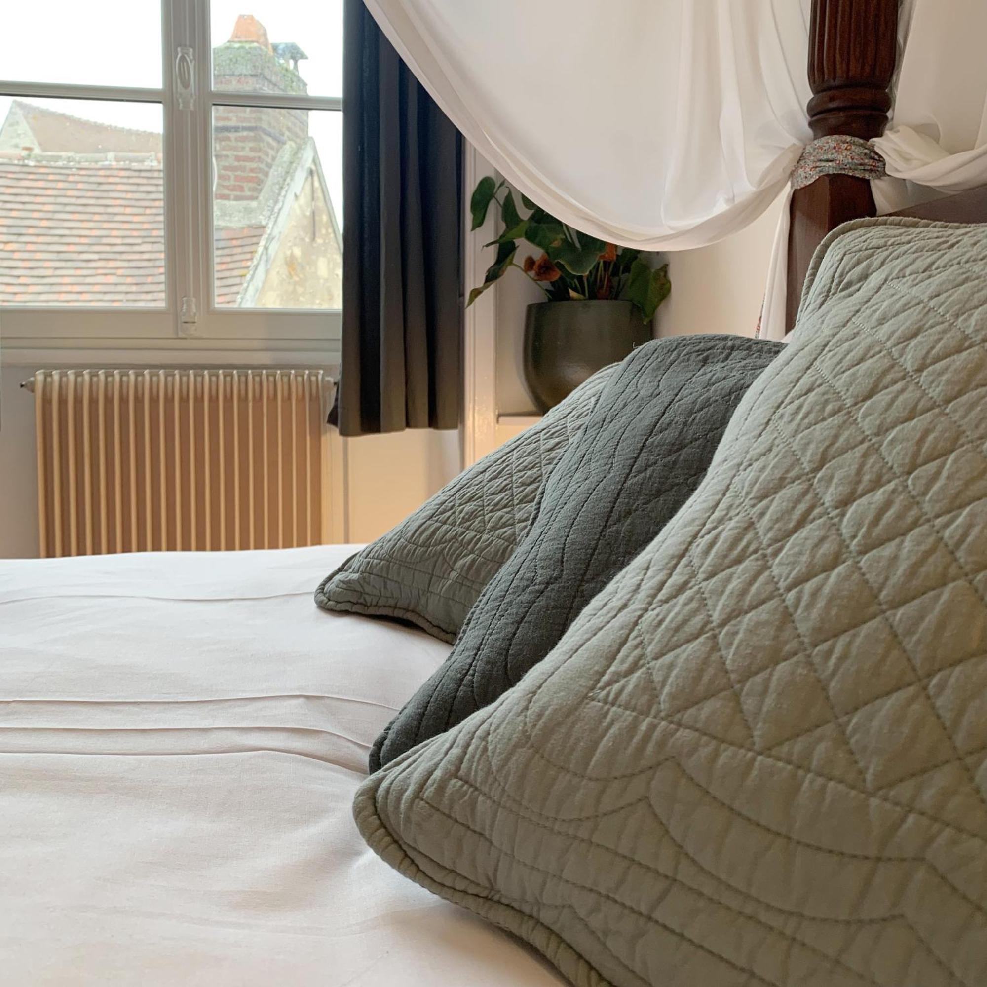 Appartements 4 Vents By La Boite En Plus Санлис Екстериор снимка